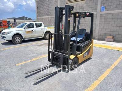 Caterpillar 2ETC3000 Forklift