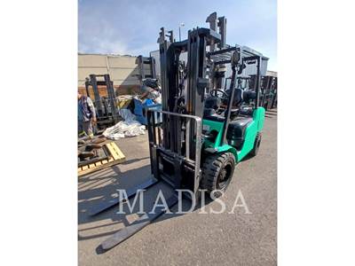 Caterpillar FG30N-LP Forklift