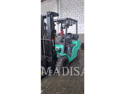 Caterpillar FG30N-LP Forklift