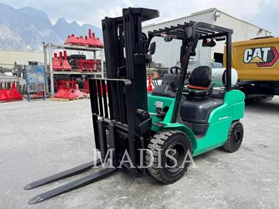 Caterpillar FG30N-LP Forklift