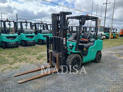 Caterpillar FG30N5-GLE Forklift