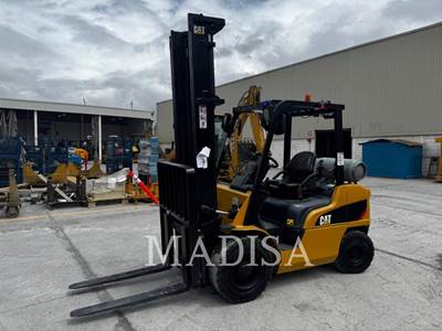 Caterpillar GP30N Forklift