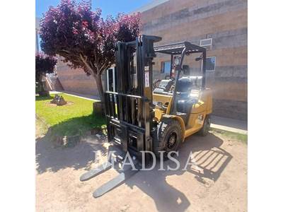 Caterpillar GP40N Forklift