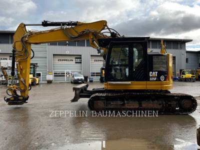 Caterpillar 325FL Excavator