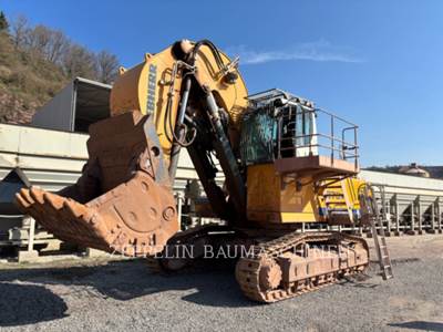 Liebherr R976 Excavator