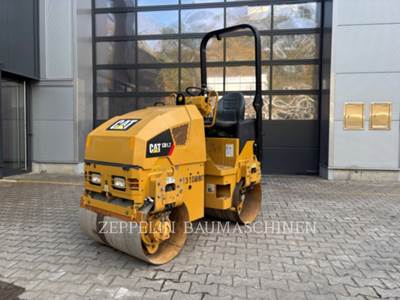 Caterpillar CB1.7 Tandem Vibratory Roller
