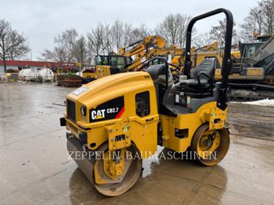 Caterpillar CB2.7 Smooth Drum Roller Compactor