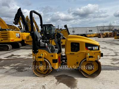 Caterpillar CB2.7 Smooth Drum Roller Compactor