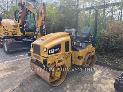 Caterpillar CB2.7 Smooth Drum Roller Compactor