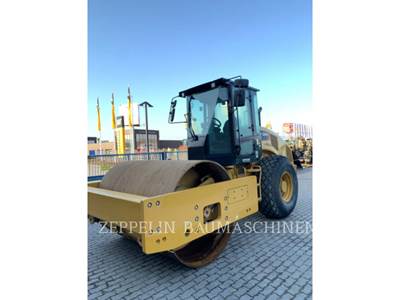 Caterpillar CS64B Smooth Drum Roller Compactor