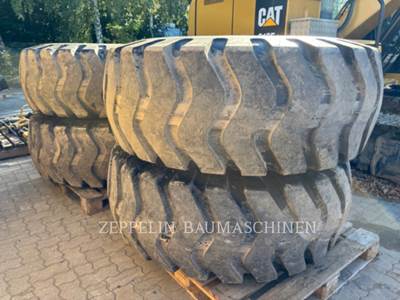 Caterpillar REIFEN Tire