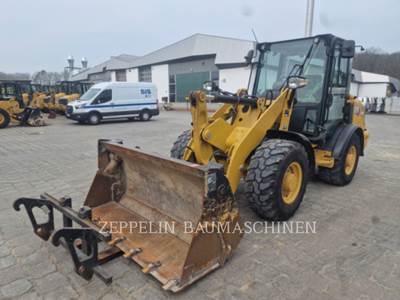 Caterpillar 906M Wheel Loader