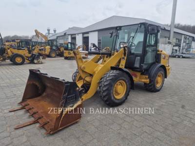 Caterpillar 906M Wheel Loader