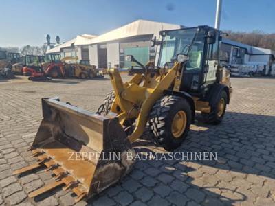 Caterpillar 906M Wheel Loader