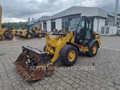Caterpillar 906M Wheel Loader