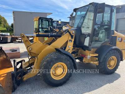 Caterpillar 907M Large Wheel Loader