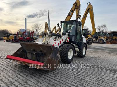 Caterpillar 908M Wheel Loader