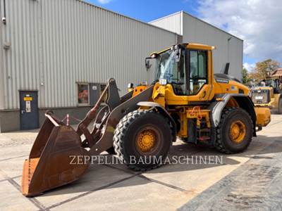 Volvo L90 Wheel Loader
