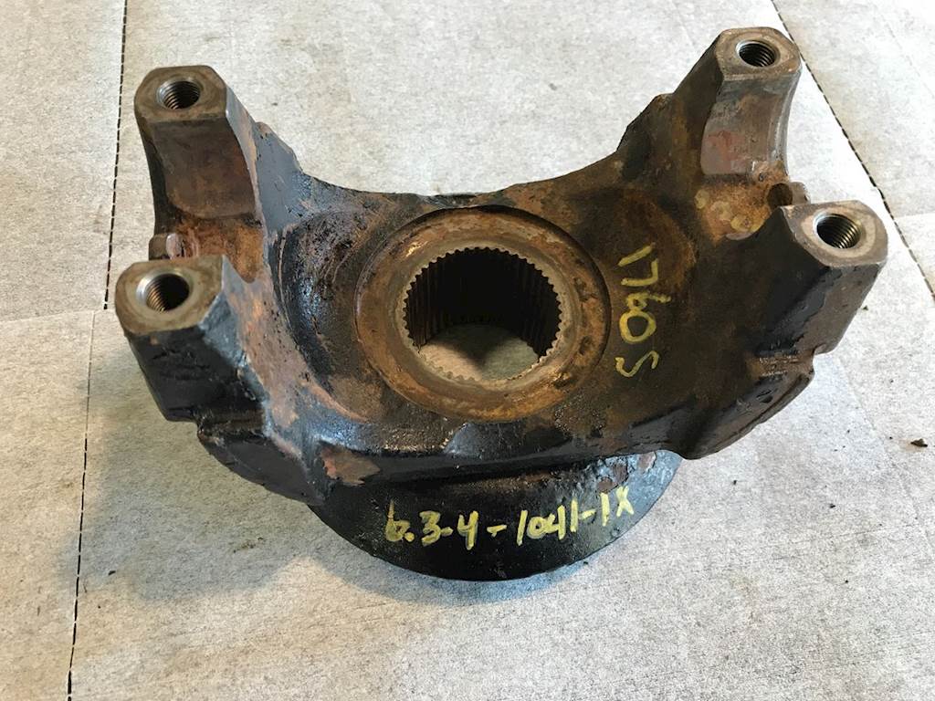 Good Used Yoke. SplInes In Good Shape. 1760 Strap joInt Yoke. Patent