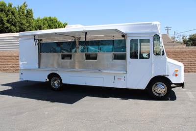 1995 Grumman Olson Chevrolet P30 18 ft Food Catering Step Van Truck