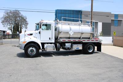 2014 Peterbilt 348 Stainless Steel 1600 Gallon Vacuum Tank Truck