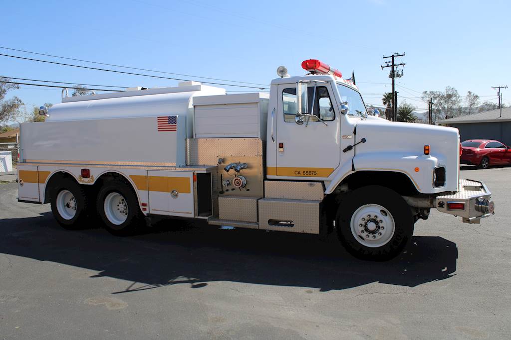 1988 International S2600 2,700 gal Stainless Steel Water Tender Tank