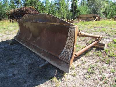 Caterpillar D8L/D9N  Angle Blade And C Frame