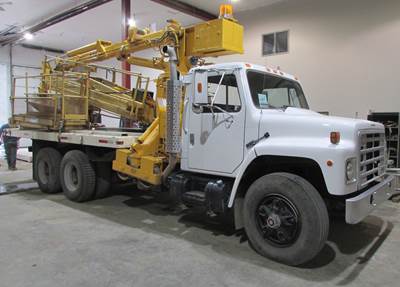 1982 International F1954 Bridge Inspection Truck