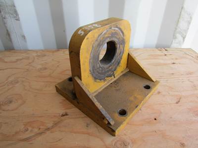 Caterpillar 151-0881 Engine Mount