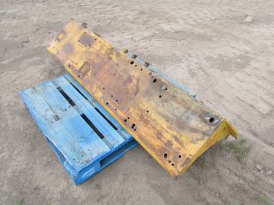 Caterpillar D8H 2S9370 LH Fender