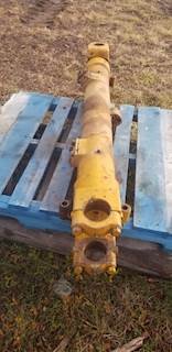 Caterpillar D8H Lift Cylinder Cross Tube