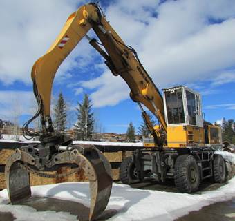 Liebherr 944 Log Loader