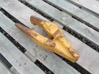 Caterpillar 232-0115 Adapter Tip