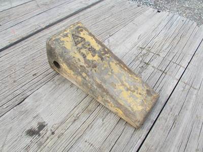 CMA 9W8452 Bucket Tip