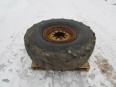 Caterpillar 14G Tire & Rim
