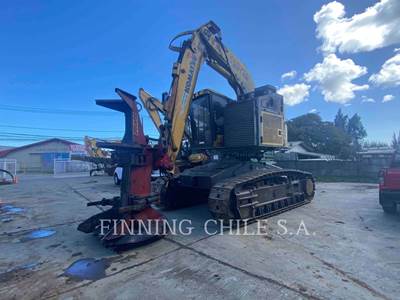 Komatsu XT460L-3 Excavator