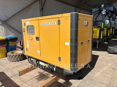 Caterpillar DE33-30 Generator