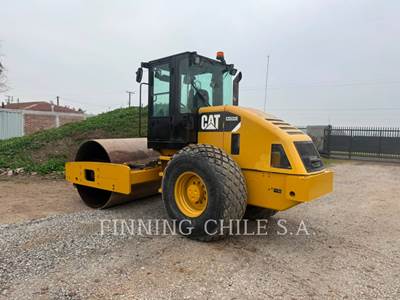 Caterpillar CS533E Smooth Drum Roller Compactor