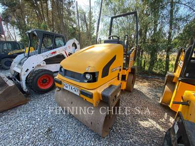 JCB VMT260. 120 Smooth Drum Roller Compactor