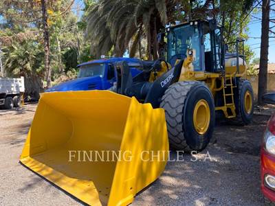 John Deere 744L Wheel Loader
