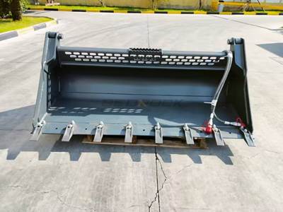 Bedrock Mini Hydraulic Excavator/ Skid Steer Loader Multipurpose 4in1 Bucket for Caterpillar 216 226 228 236 239 299 Skid Steer