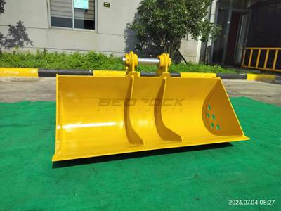 Bedrock 40" Cleaning Bucket for Caterpillar 303 303.5 Excavator