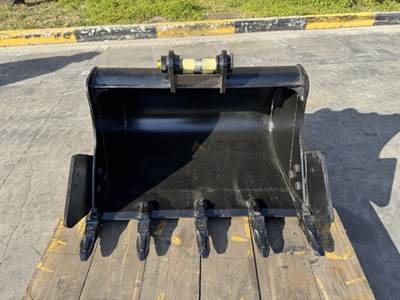 Bedrock 36" Heavy Duty Bucket for Caterpillar 304 Excavator