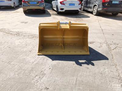 Bedrock 47" Cleaning Bucket for Caterpillar 307 Excavator