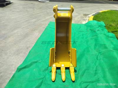 Bedrock 13" Heavy Duty Bucket for Caterpillar 308 Excavator