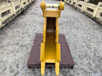 Bedrock CAT 320 Heavy Duty Bucket, 12in, 0.33m3, 2 Teeth. 2 x 80mm Pins, B Linkage
