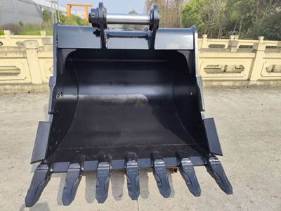 Bedrock 72in Heavy Duty Bucket for John Deere Hitachi 450/470 Excavator