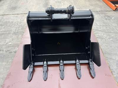 Bedrock 30" Heavy Duty Bucket for Caterpillar 304 Excavator