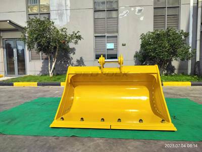 Bedrock 60" Cleaning Bucket for Caterpillar 311F 312D 314D 326 Excavator