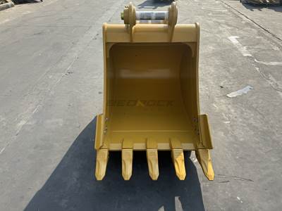 Bedrock 36in Heavy Duty Bucket for John Deere Hitachi 110/120/135 Excavator